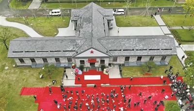 寧波鄞州中學70周年校慶 同比例復建“飛機房”
