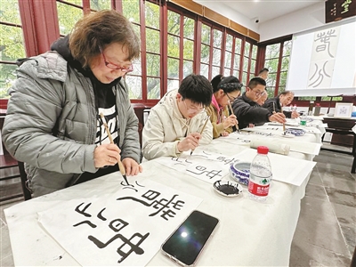 不負春日時光 感受傳統文化 西泠印社開展“君子好遁——華嚴風鈴響春仲”研學活動
