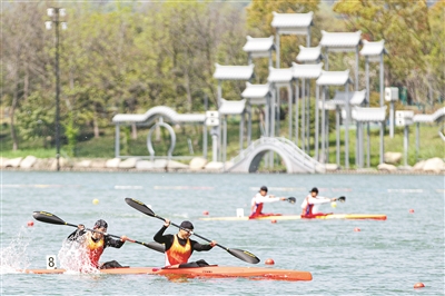 富春江上乘風破浪 亞運賽場競逐爭先