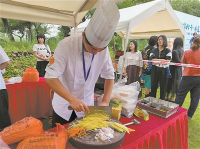 永嘉沙崗粉干美食節靠“炒”作  非遺美食60人就有60味