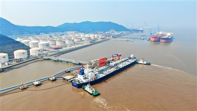 年吞吐量預計超500萬噸 “海港中奧”15萬噸級液體散貨泊位啟用