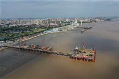 杭州灣跨海鐵路橋首個主塔墩樁基施工完成