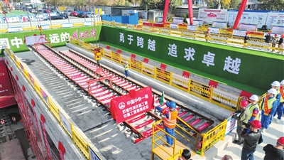 杭州至湖州德清市域鐵路昨開始鋪軌