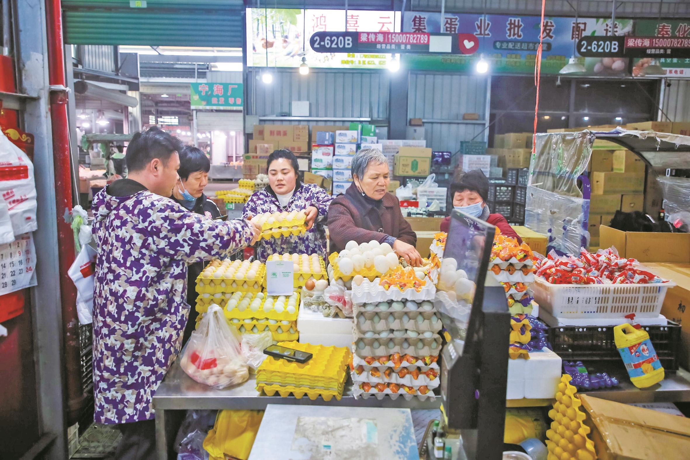近期雞蛋價格為何“跌跌不休”？